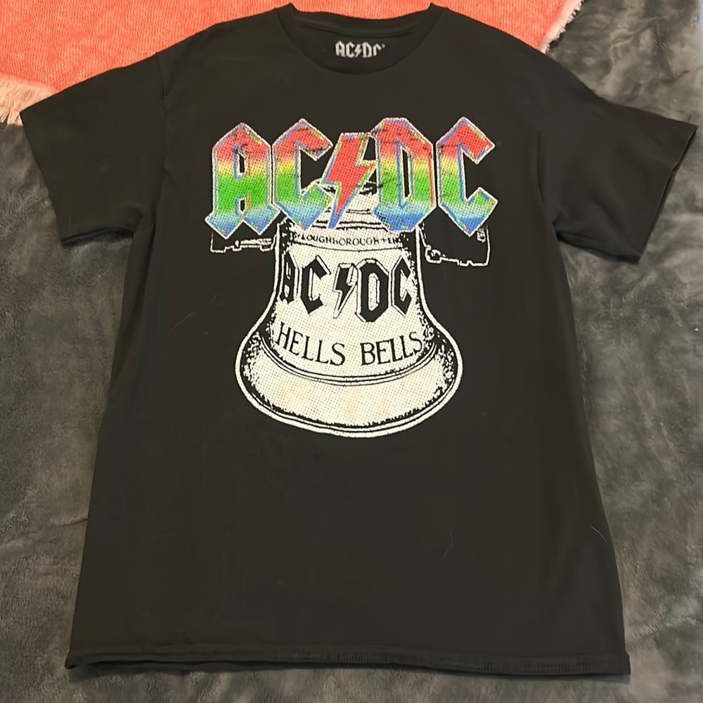 Never worn. RUNS LARGE. Official merch.